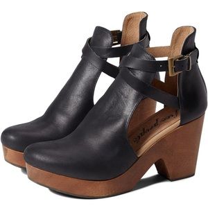 NWT Free People Cedar Clogs — Black